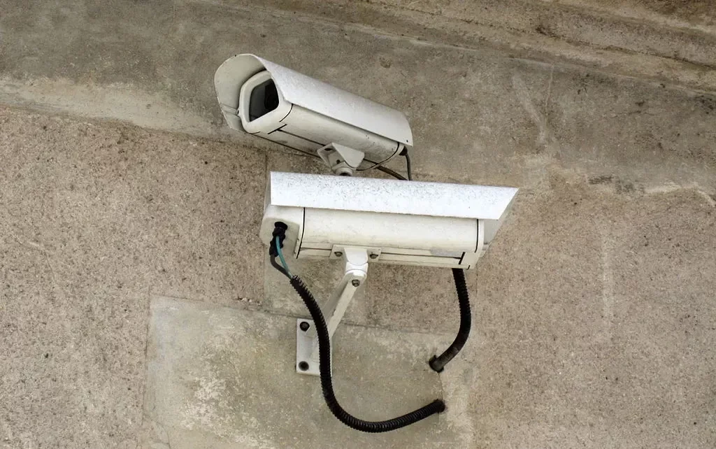 Cameras_de_surveillance_sur_la_voie_publique